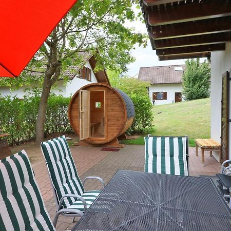 Seepark Kirchheim Ferienhaus Bei Nina Mit Sauna Екстериор снимка