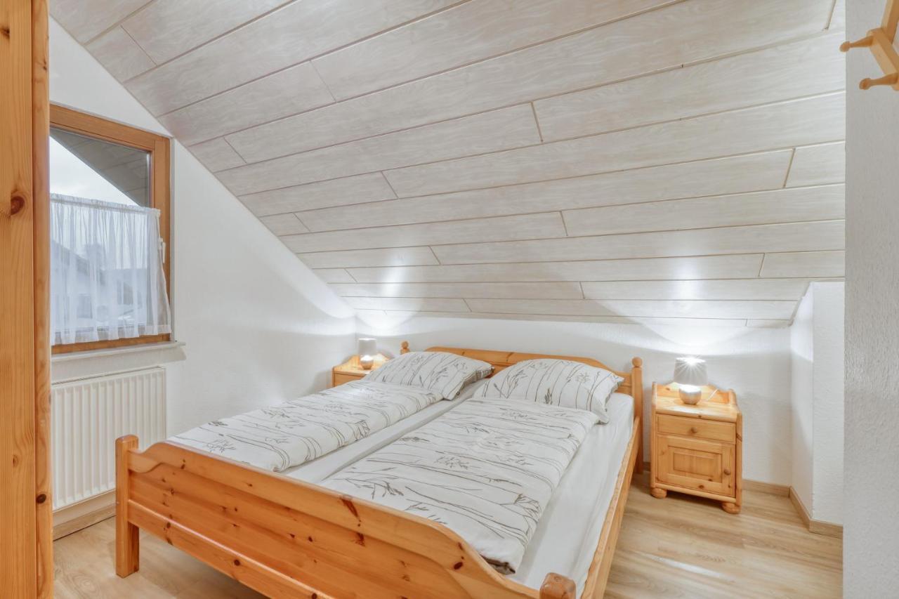 Seepark Kirchheim Ferienhaus Bei Nina Mit Sauna Екстериор снимка
