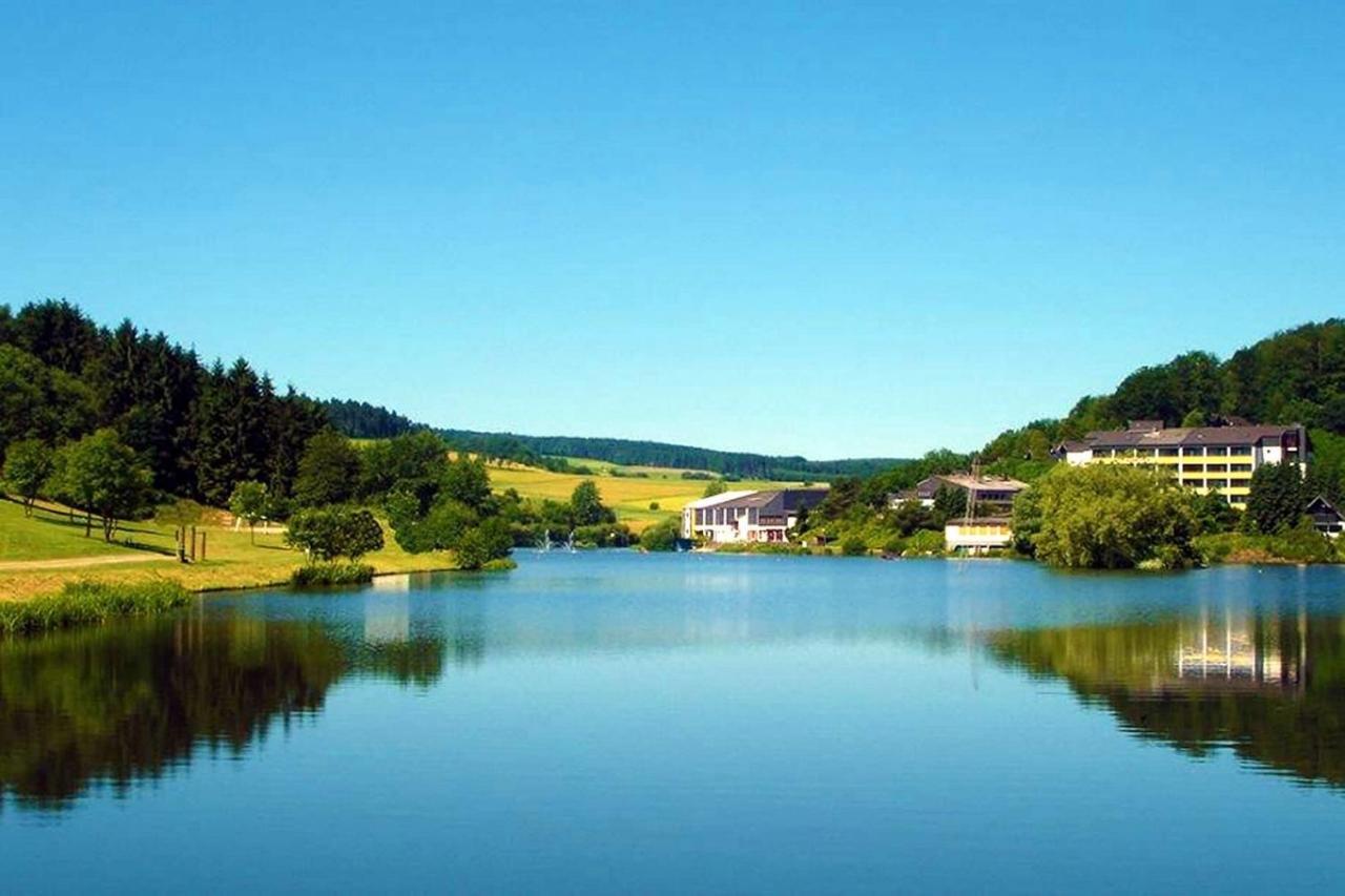 Seepark Kirchheim Ferienhaus Bei Nina Mit Sauna Екстериор снимка