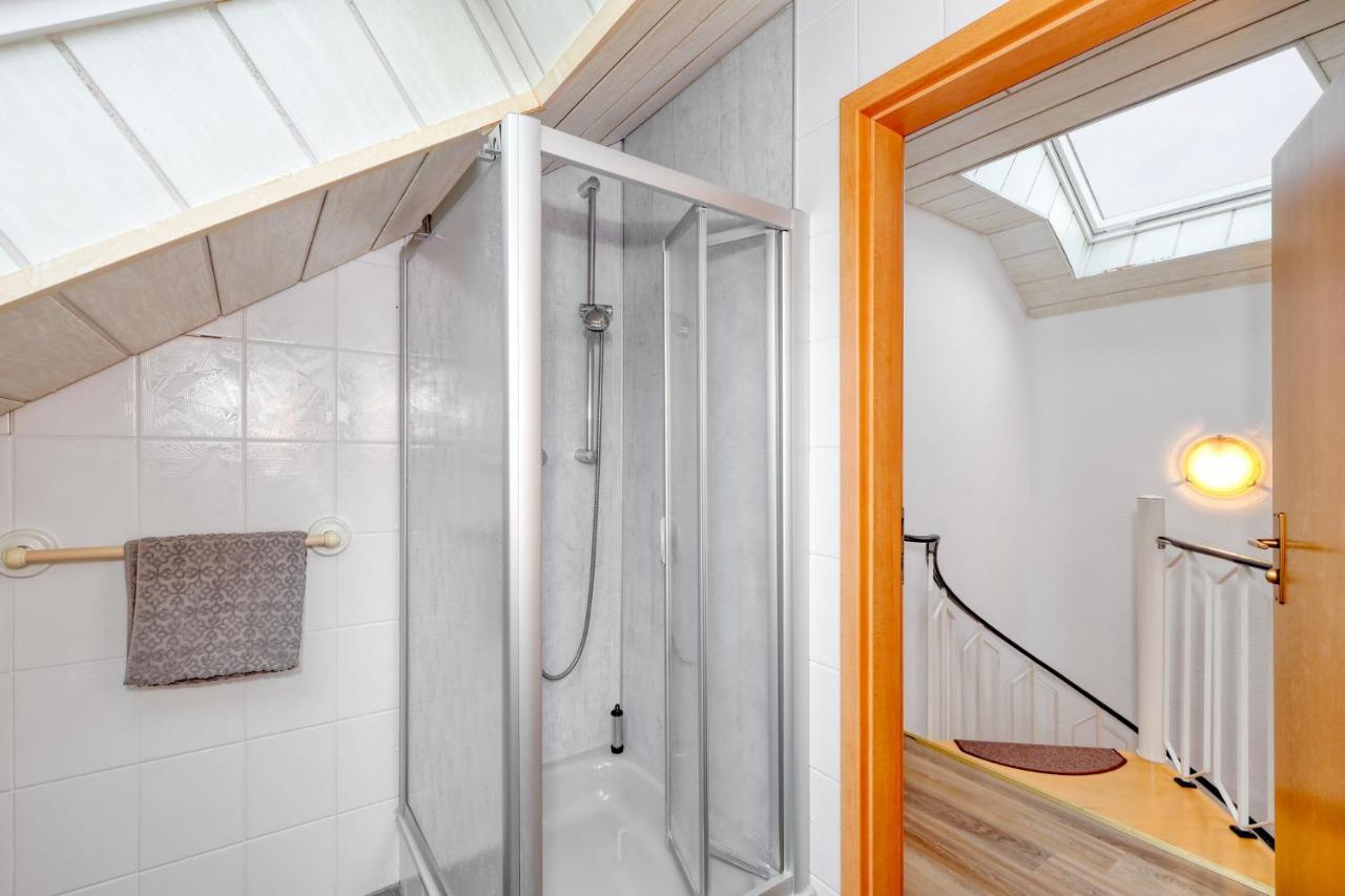 Seepark Kirchheim Ferienhaus Bei Nina Mit Sauna Екстериор снимка