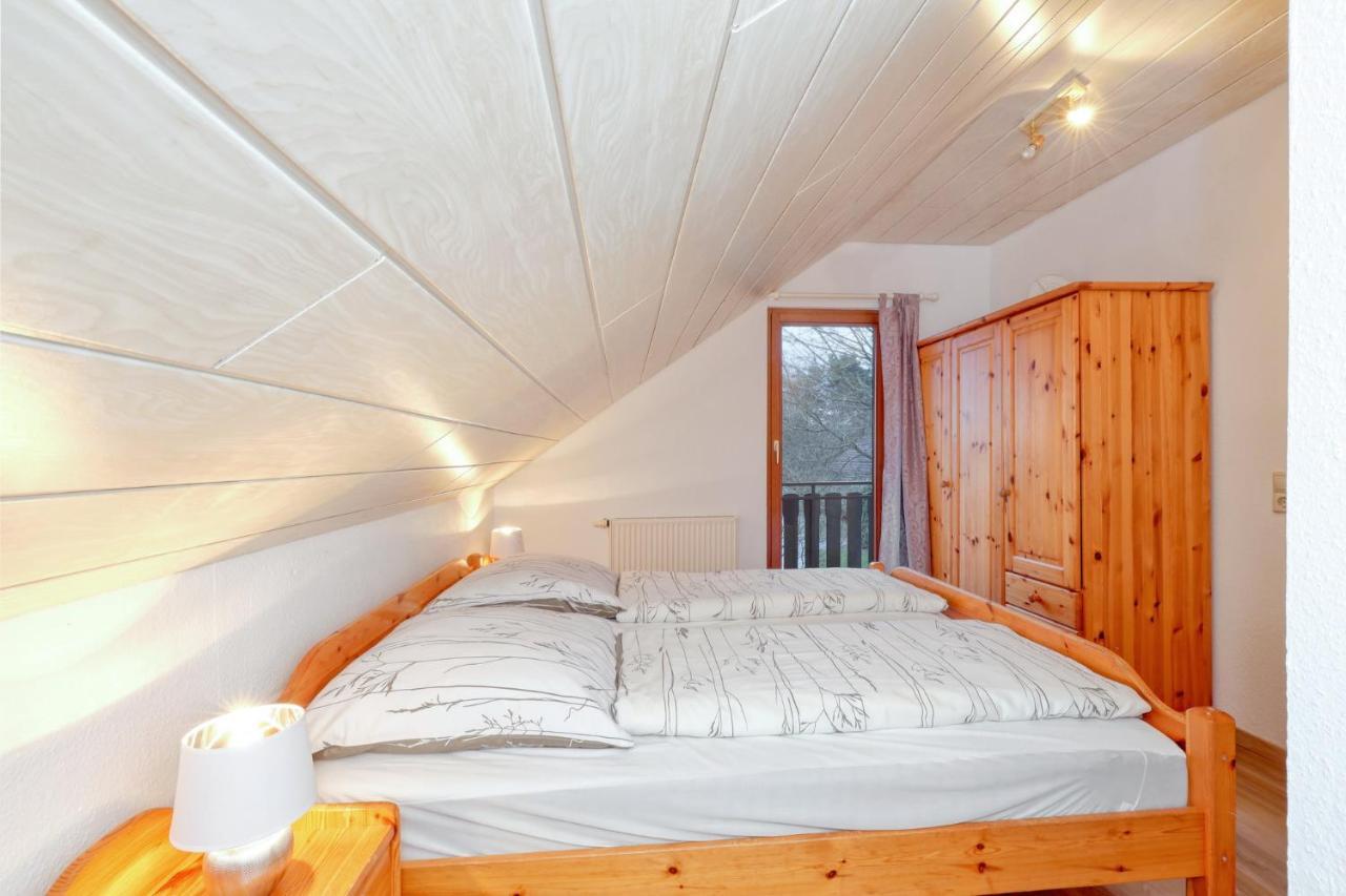 Seepark Kirchheim Ferienhaus Bei Nina Mit Sauna Екстериор снимка