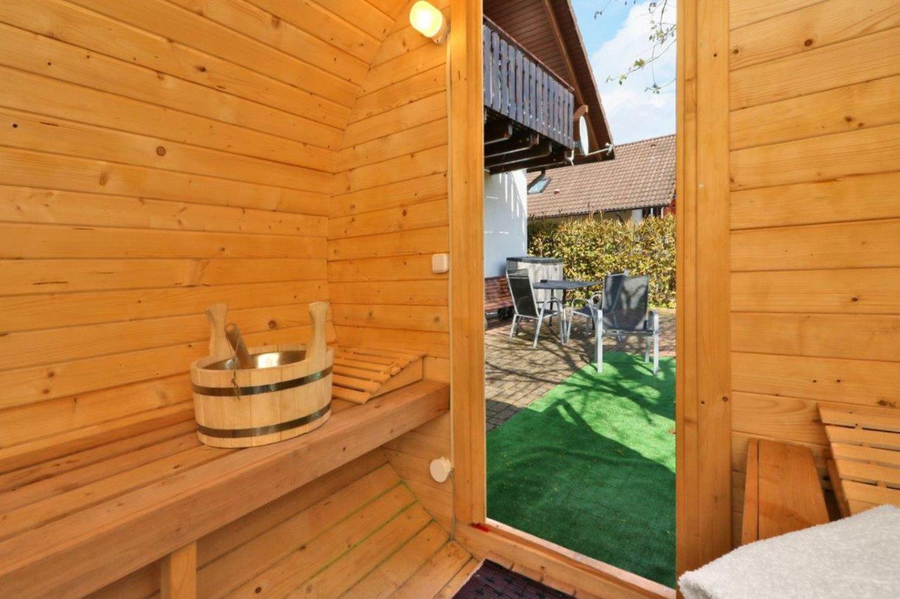 Seepark Kirchheim Ferienhaus Bei Nina Mit Sauna Екстериор снимка