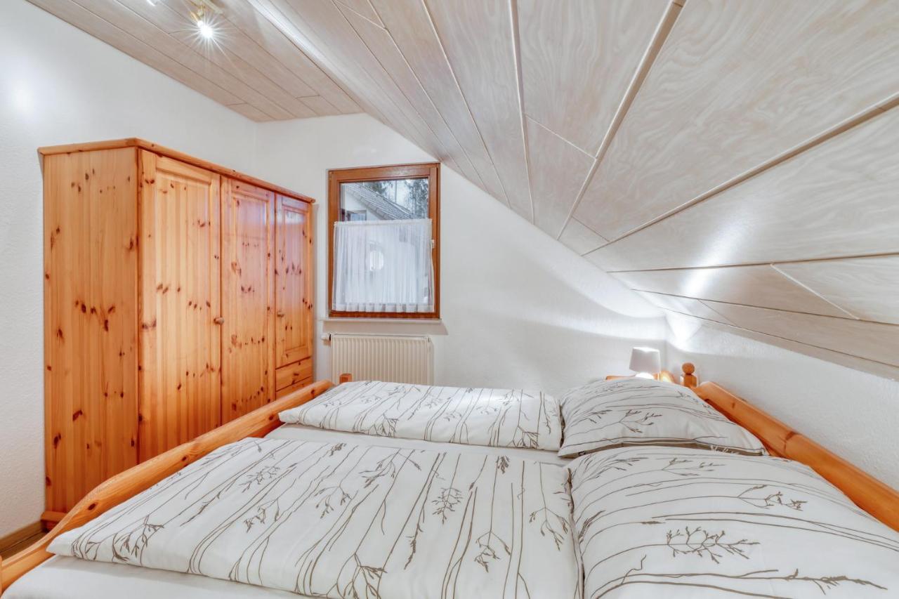 Seepark Kirchheim Ferienhaus Bei Nina Mit Sauna Екстериор снимка
